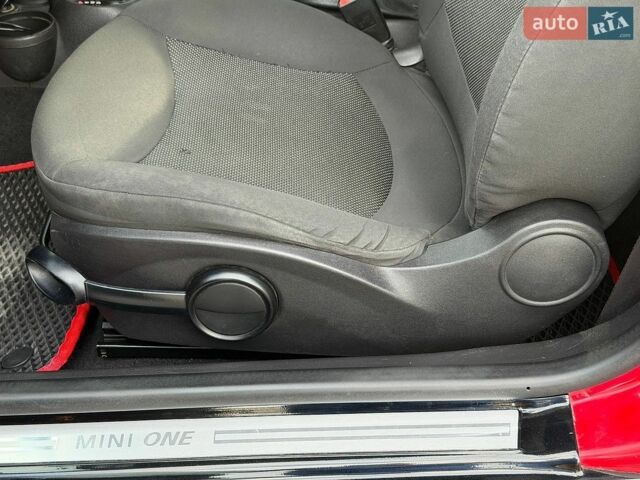 Красный Мини Hatch, объемом двигателя 1.4 л и пробегом 196 тыс. км за 8800 $, фото 21 на Automoto.ua