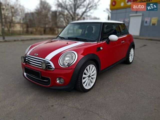 Красный Мини Hatch, объемом двигателя 1.6 л и пробегом 154 тыс. км за 7800 $, фото 2 на Automoto.ua