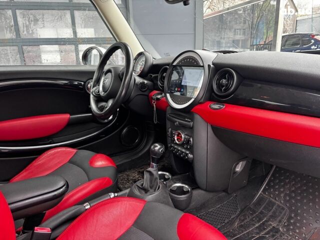 Красный Мини Hatch, объемом двигателя 1.6 л и пробегом 159 тыс. км за 7990 $, фото 16 на Automoto.ua