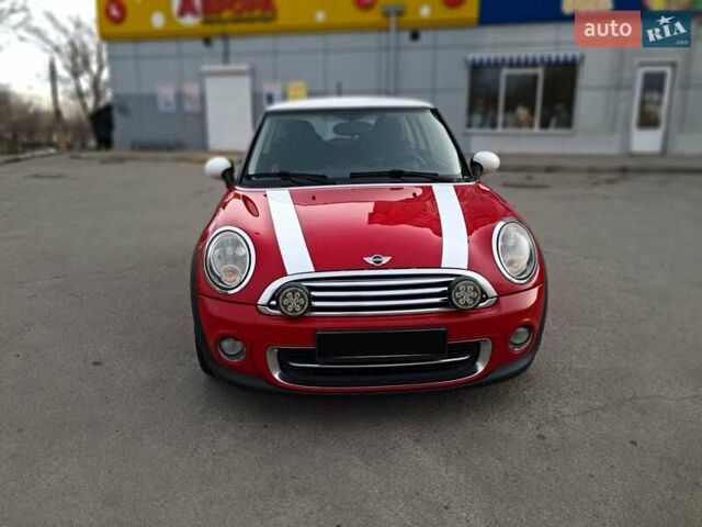 Красный Мини Hatch, объемом двигателя 1.6 л и пробегом 154 тыс. км за 7800 $, фото 4 на Automoto.ua