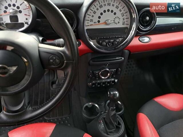 Красный Мини Hatch, объемом двигателя 1.6 л и пробегом 154 тыс. км за 7800 $, фото 18 на Automoto.ua