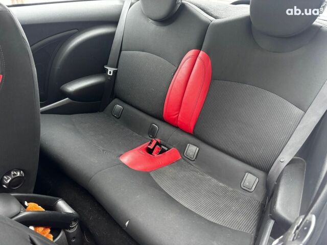 Красный Мини Hatch, объемом двигателя 1.6 л и пробегом 159 тыс. км за 7990 $, фото 14 на Automoto.ua