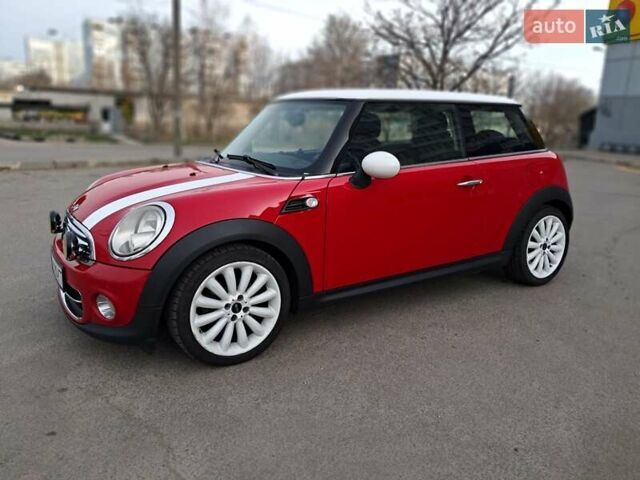 Красный Мини Hatch, объемом двигателя 1.6 л и пробегом 154 тыс. км за 7800 $, фото 1 на Automoto.ua