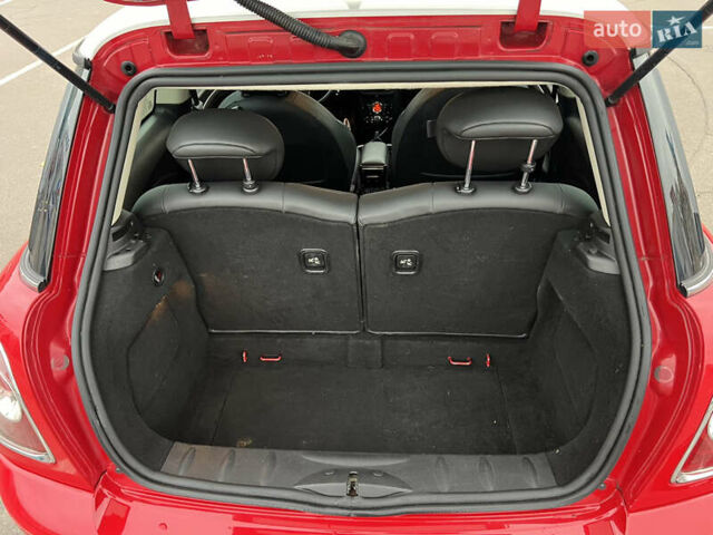 Красный Мини Hatch, объемом двигателя 1.6 л и пробегом 235 тыс. км за 7500 $, фото 16 на Automoto.ua