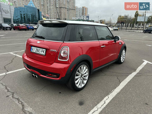 Красный Мини Hatch, объемом двигателя 1.6 л и пробегом 235 тыс. км за 7500 $, фото 5 на Automoto.ua