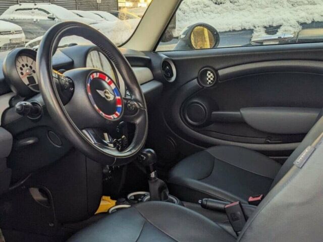 Червоний Міні Hatch, об'ємом двигуна 1.6 л та пробігом 180 тис. км за 7700 $, фото 18 на Automoto.ua