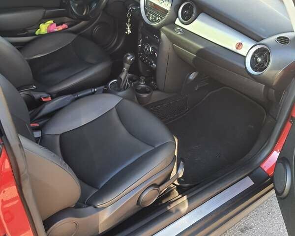 Красный Мини Hatch, объемом двигателя 1.6 л и пробегом 231 тыс. км за 8200 $, фото 11 на Automoto.ua