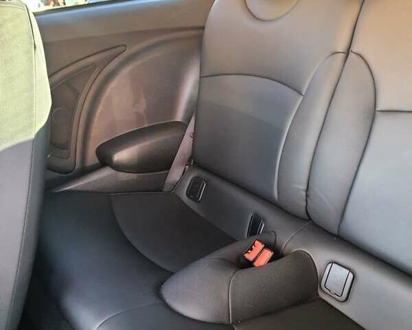Красный Мини Hatch, объемом двигателя 1.6 л и пробегом 231 тыс. км за 8200 $, фото 9 на Automoto.ua