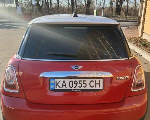 Красный Мини Hatch, объемом двигателя 1.6 л и пробегом 231 тыс. км за 8200 $, фото 3 на Automoto.ua