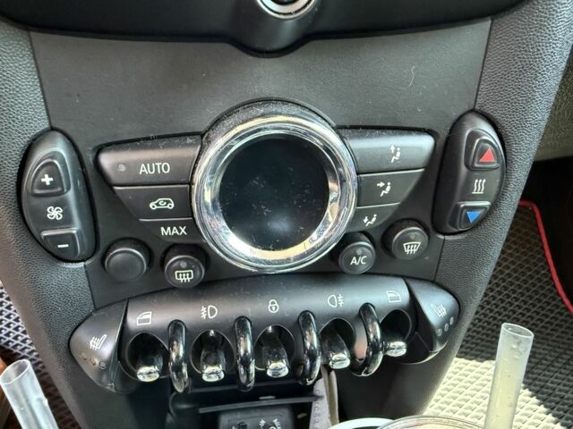 Красный Мини Hatch, объемом двигателя 2 л и пробегом 140 тыс. км за 8494 $, фото 5 на Automoto.ua
