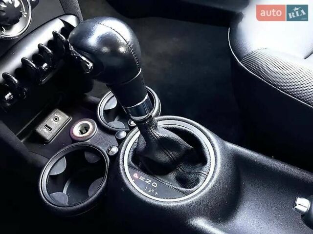 Красный Мини Hatch, объемом двигателя 1.6 л и пробегом 150 тыс. км за 6200 $, фото 7 на Automoto.ua