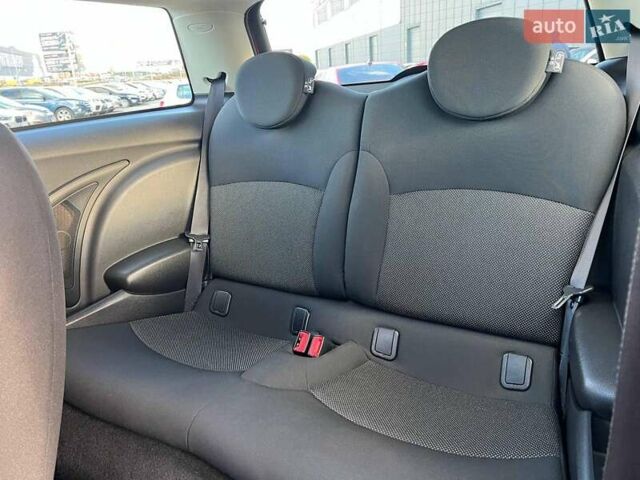 Мини Hatch 2013 в Львове на Automoto.ua Красный Мини Hatch, объемом двигателя 1.6 л и пробегом 55 тыс. км за 9490 $, фото 31 на Automoto.ua