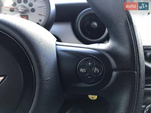 Красный Мини Hatch, объемом двигателя 1.6 л и пробегом 150 тыс. км за 6200 $, фото 13 на Automoto.ua