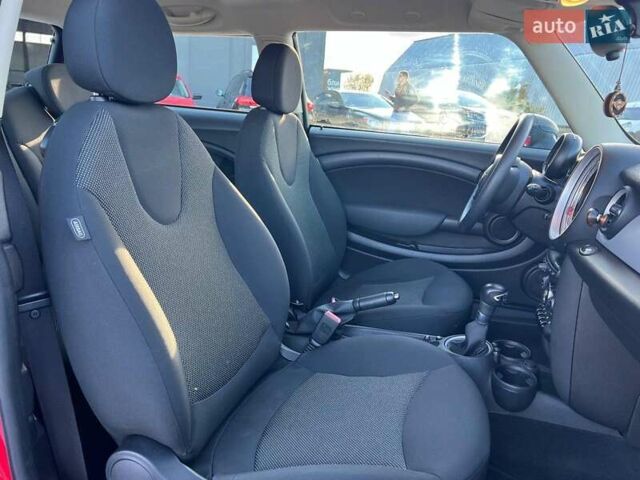 Мини Hatch 2013 в Львове на Automoto.ua Красный Мини Hatch, объемом двигателя 1.6 л и пробегом 55 тыс. км за 9490 $, фото 34 на Automoto.ua