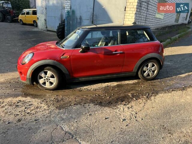 Червоний Міні Hatch, об'ємом двигуна 1.5 л та пробігом 110 тис. км за 12000 $, фото 3 на Automoto.ua
