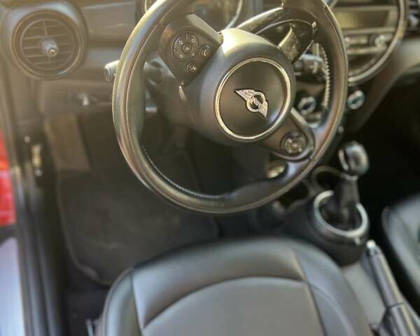 Червоний Міні Hatch, об'ємом двигуна 1.5 л та пробігом 110 тис. км за 12000 $, фото 4 на Automoto.ua