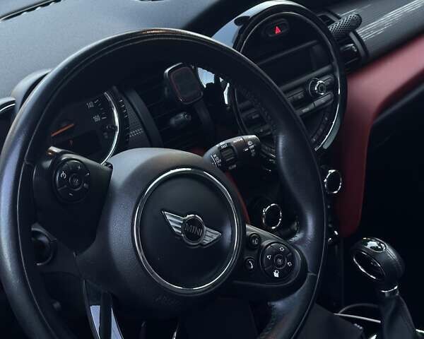 Красный Мини Hatch, объемом двигателя 1.5 л и пробегом 144 тыс. км за 11500 $, фото 6 на Automoto.ua