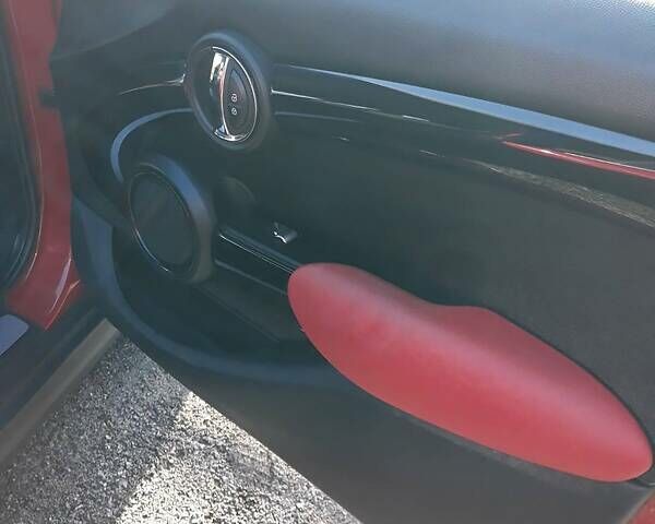 Красный Мини Hatch, объемом двигателя 1.5 л и пробегом 122 тыс. км за 9999 $, фото 9 на Automoto.ua