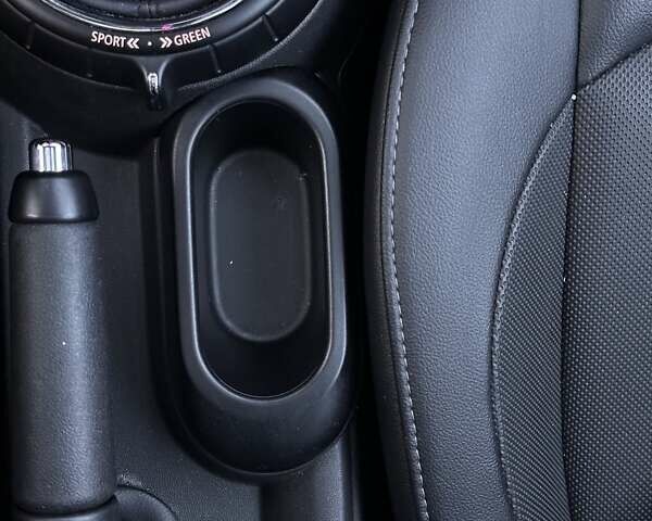 Красный Мини Hatch, объемом двигателя 1.5 л и пробегом 144 тыс. км за 11500 $, фото 32 на Automoto.ua