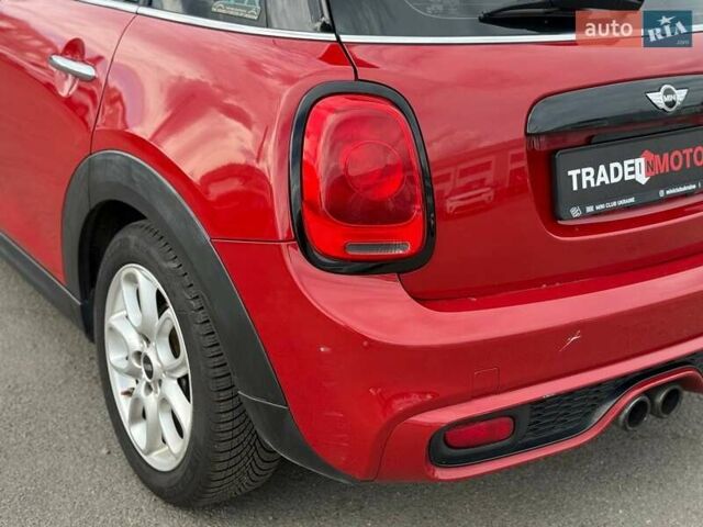 Красный Мини Hatch, объемом двигателя 2 л и пробегом 130 тыс. км за 10990 $, фото 7 на Automoto.ua