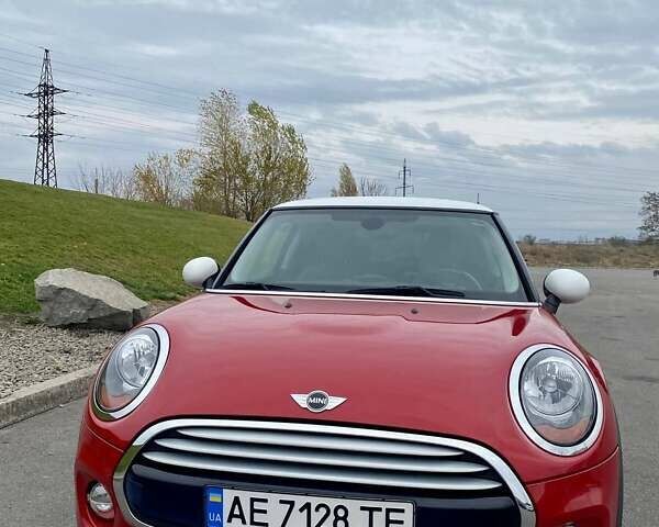 Красный Мини Hatch, объемом двигателя 1.5 л и пробегом 56 тыс. км за 13500 $, фото 5 на Automoto.ua