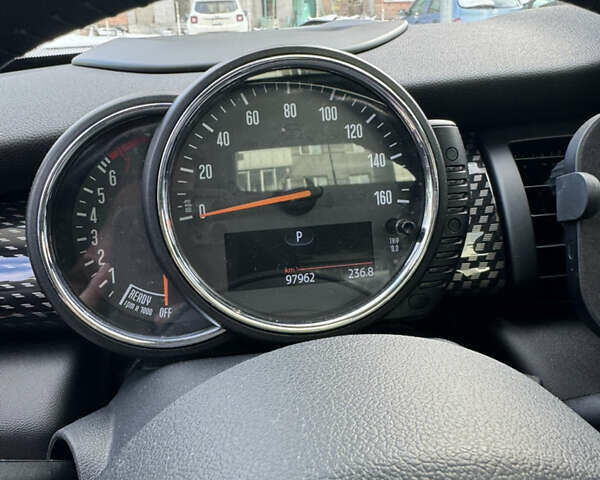 Красный Мини Hatch, объемом двигателя 2 л и пробегом 98 тыс. км за 16500 $, фото 18 на Automoto.ua