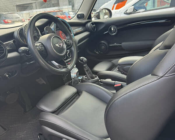 Красный Мини Hatch, объемом двигателя 2 л и пробегом 98 тыс. км за 16500 $, фото 20 на Automoto.ua