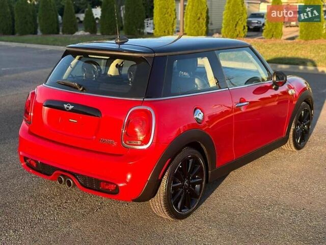 Красный Мини Hatch, объемом двигателя 2 л и пробегом 150 тыс. км за 2950 $, фото 2 на Automoto.ua