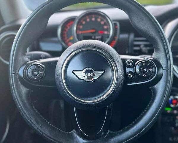 Красный Мини Hatch, объемом двигателя 2 л и пробегом 150 тыс. км за 2950 $, фото 9 на Automoto.ua