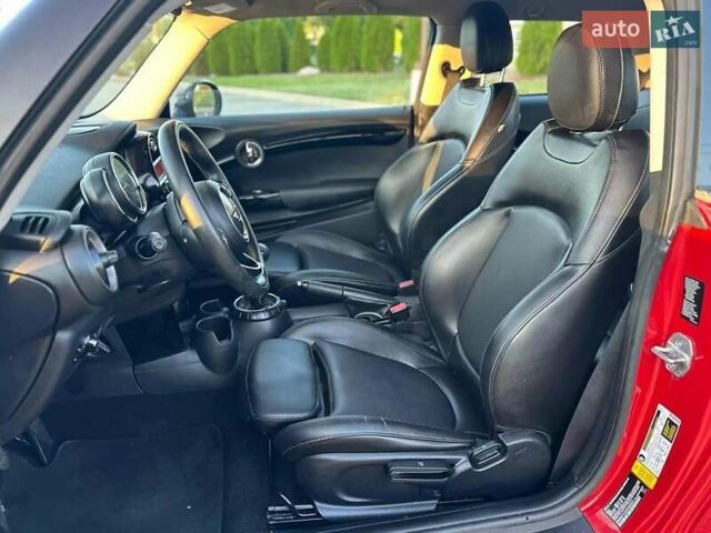 Красный Мини Hatch, объемом двигателя 2 л и пробегом 150 тыс. км за 2950 $, фото 13 на Automoto.ua