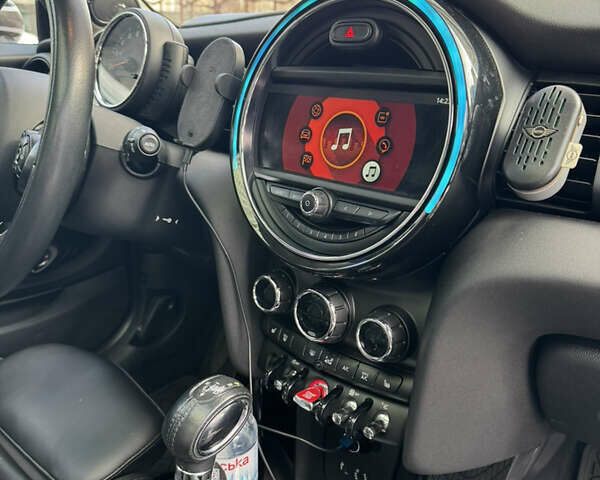 Красный Мини Hatch, объемом двигателя 2 л и пробегом 98 тыс. км за 16500 $, фото 14 на Automoto.ua