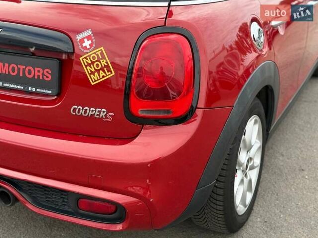 Красный Мини Hatch, объемом двигателя 2 л и пробегом 130 тыс. км за 10990 $, фото 9 на Automoto.ua