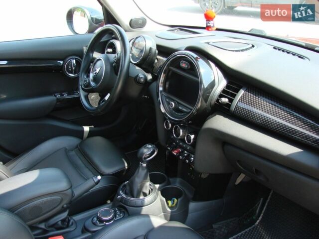 Красный Мини Hatch, объемом двигателя 2 л и пробегом 116 тыс. км за 14500 $, фото 16 на Automoto.ua