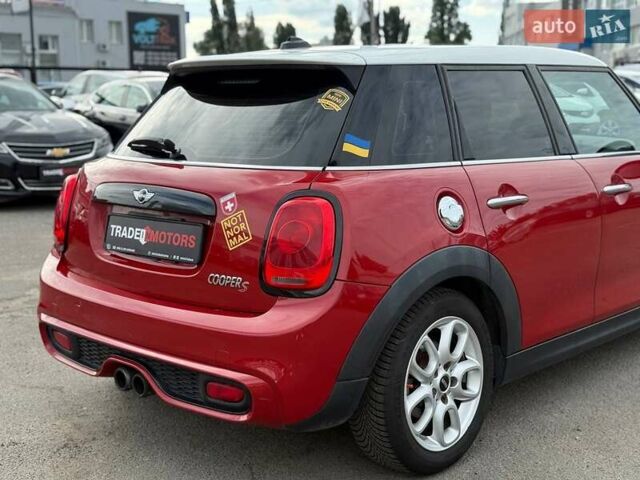 Красный Мини Hatch, объемом двигателя 2 л и пробегом 130 тыс. км за 10990 $, фото 10 на Automoto.ua