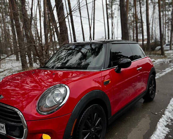 Красный Мини Hatch, объемом двигателя 0 л и пробегом 110 тыс. км за 11500 $, фото 2 на Automoto.ua