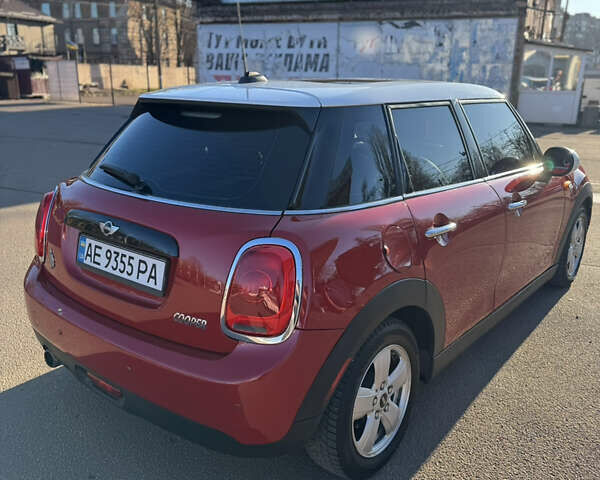 Червоний Міні Hatch, об'ємом двигуна 1.5 л та пробігом 122 тис. км за 12100 $, фото 3 на Automoto.ua