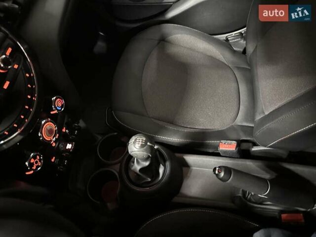 Червоний Міні Hatch, об'ємом двигуна 1.2 л та пробігом 87 тис. км за 7900 $, фото 27 на Automoto.ua
