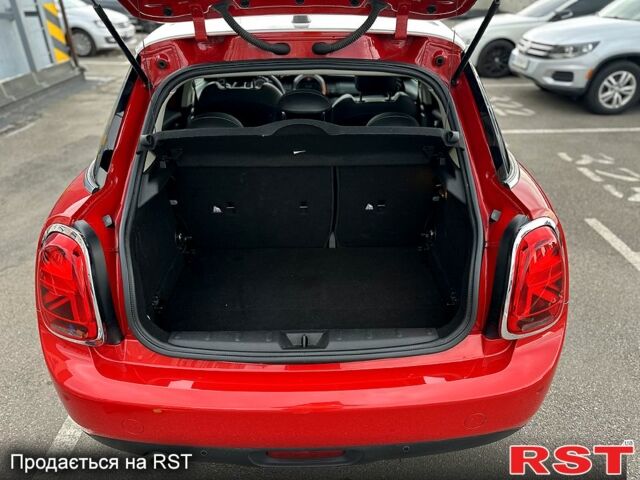 Красный Мини Hatch, объемом двигателя 1.5 л и пробегом 0 тыс. км за 15900 $, фото 1 на Automoto.ua