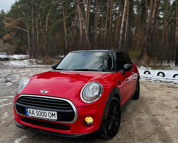 Красный Мини Hatch, объемом двигателя 0 л и пробегом 110 тыс. км за 11500 $, фото 5 на Automoto.ua