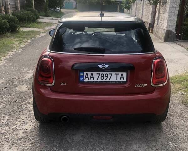 Красный Мини Hatch, объемом двигателя 1.5 л и пробегом 60 тыс. км за 15900 $, фото 1 на Automoto.ua