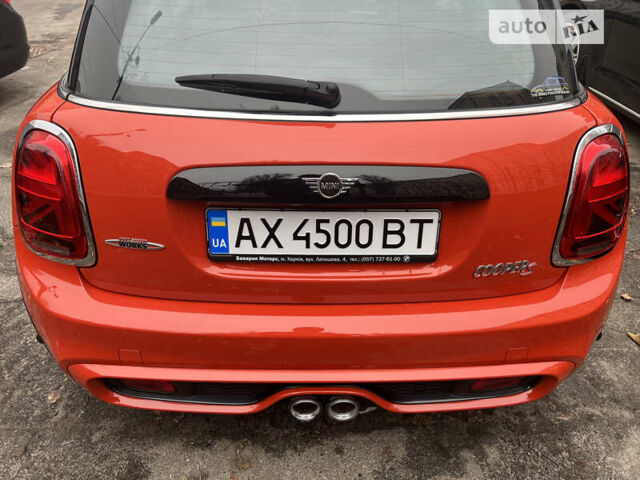 Красный Мини Hatch, объемом двигателя 2 л и пробегом 25 тыс. км за 19000 $, фото 2 на Automoto.ua