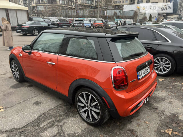 Красный Мини Hatch, объемом двигателя 2 л и пробегом 25 тыс. км за 19000 $, фото 1 на Automoto.ua