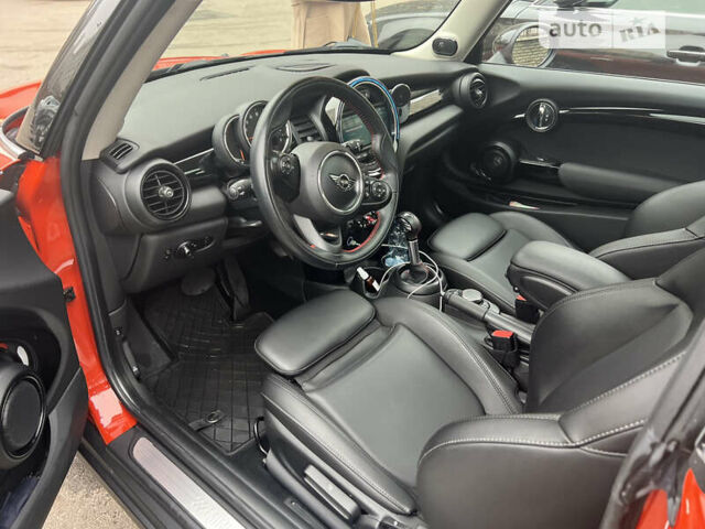 Красный Мини Hatch, объемом двигателя 2 л и пробегом 25 тыс. км за 19000 $, фото 7 на Automoto.ua