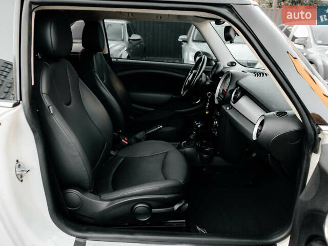Мини Hatch, объемом двигателя 1.6 л и пробегом 243 тыс. км за 7500 $, фото 22 на Automoto.ua