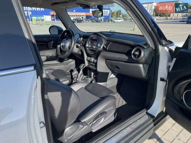 Мини Hatch, объемом двигателя 2 л и пробегом 171 тыс. км за 11200 $, фото 14 на Automoto.ua