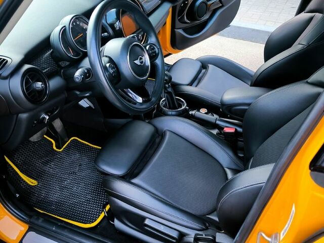 Мини Hatch, объемом двигателя 2 л и пробегом 96 тыс. км за 14400 $, фото 1 на Automoto.ua
