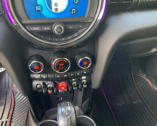 Мини Hatch, объемом двигателя 2 л и пробегом 56 тыс. км за 18450 $, фото 11 на Automoto.ua
