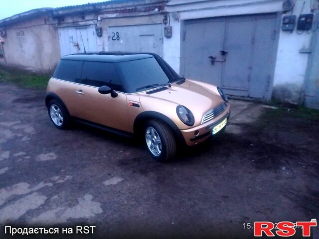 Желтый Мини Hatch, объемом двигателя 1.6 л и пробегом 200 тыс. км за 4800 $, фото 1 на Automoto.ua