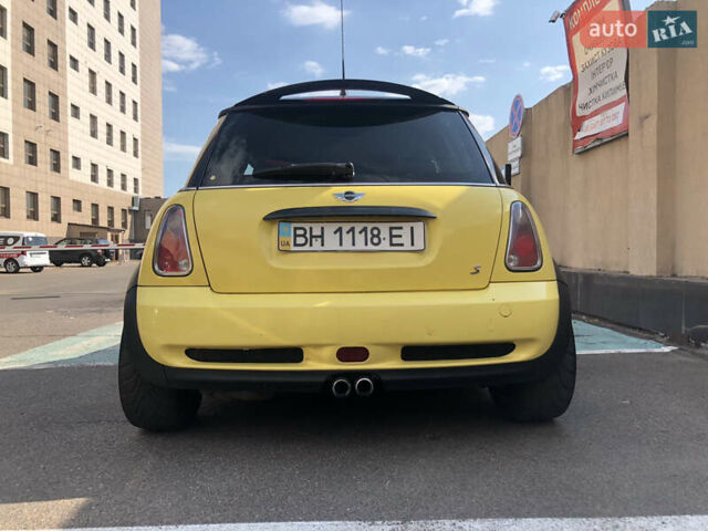 Желтый Мини Hatch, объемом двигателя 1.6 л и пробегом 150 тыс. км за 9200 $, фото 4 на Automoto.ua