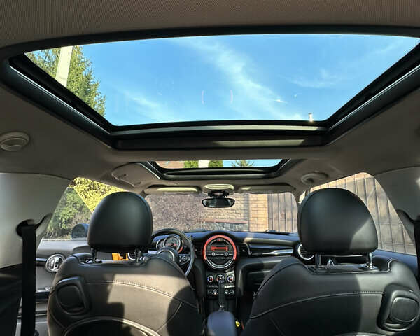 Желтый Мини Hatch, объемом двигателя 1.5 л и пробегом 210 тыс. км за 10400 $, фото 11 на Automoto.ua